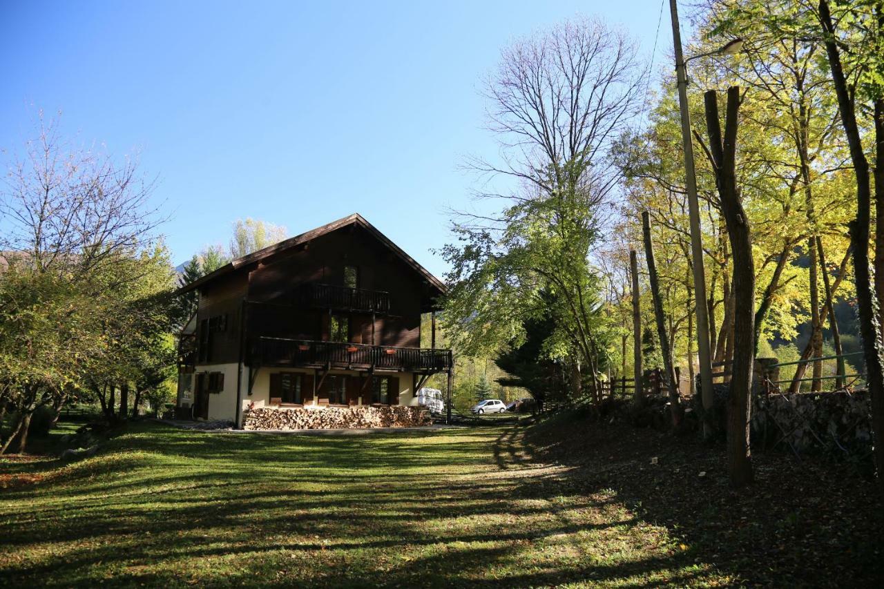 Le Grand Saule Appartement Aston Buitenkant foto